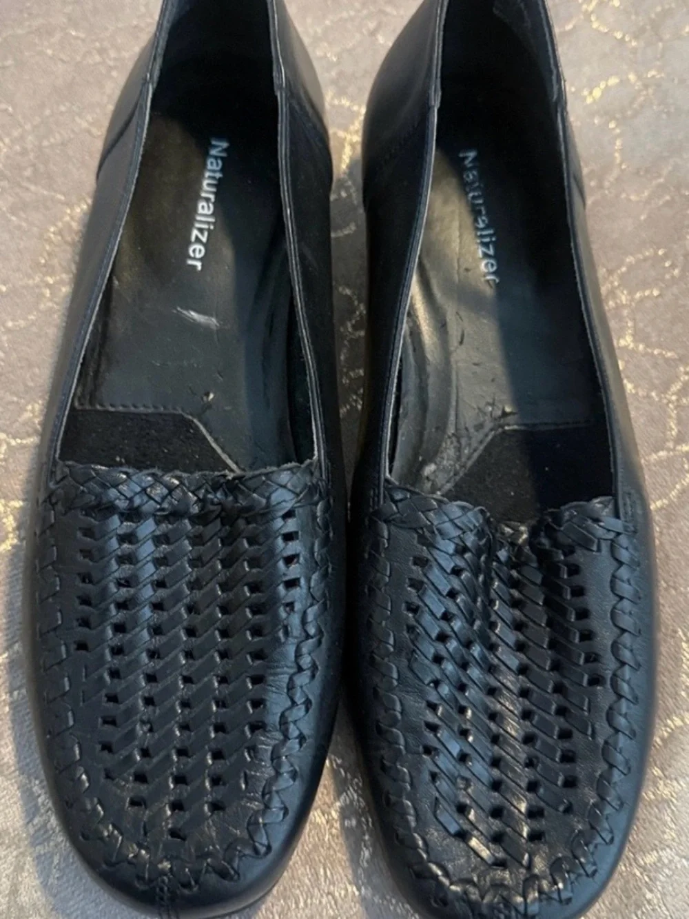 7.5 Naturalizer women’s Black Woven Leather Loafers
